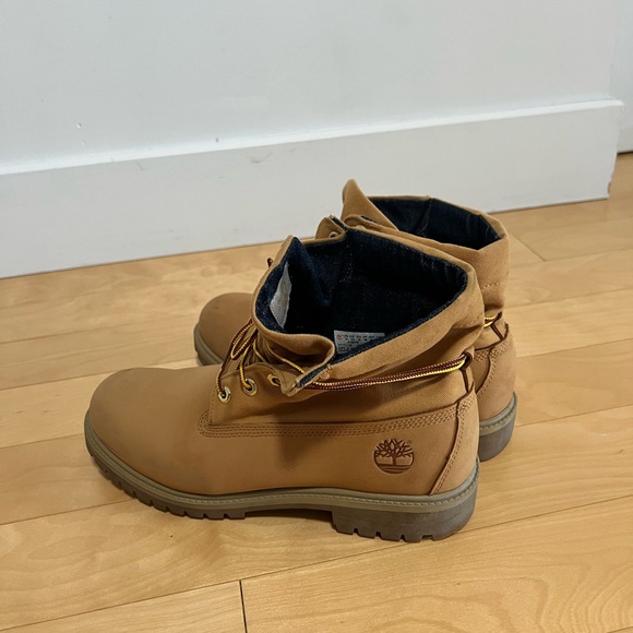 Beige Timberland Boots Size 10 men used good. - Picture 4 of 6